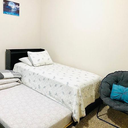 Beautiful 2 Bedroom 1 Bath Apartment With Private Garage أنكوراج المظهر الخارجي الصورة