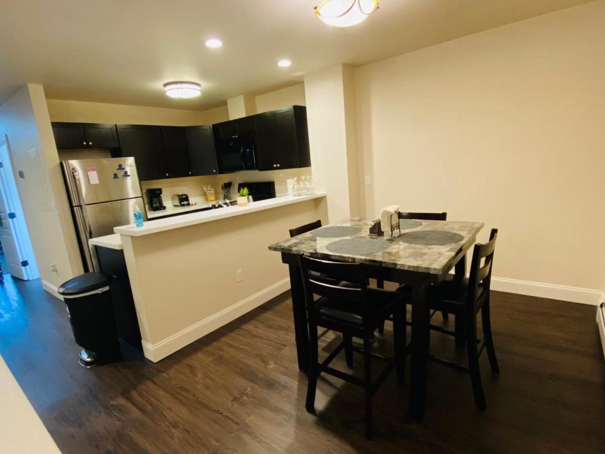 Beautiful 2 Bedroom 1 Bath Apartment With Private Garage أنكوراج المظهر الخارجي الصورة