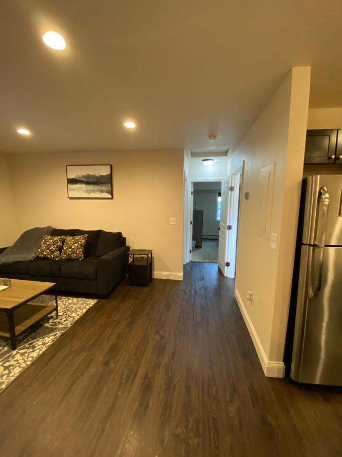 Beautiful 2 Bedroom 1 Bath Apartment With Private Garage أنكوراج المظهر الخارجي الصورة