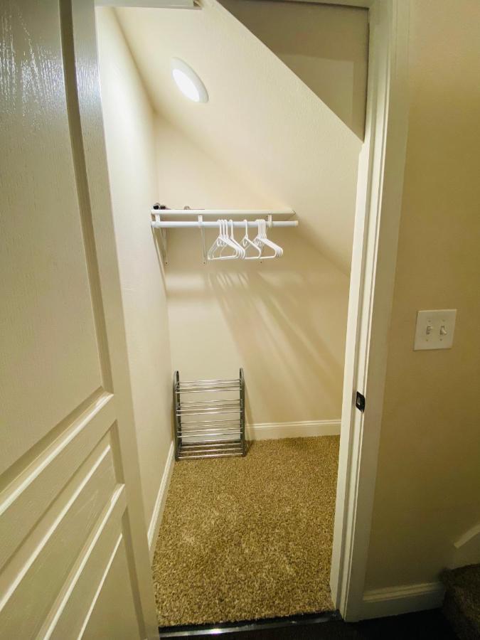 Beautiful 2 Bedroom 1 Bath Apartment With Private Garage أنكوراج المظهر الخارجي الصورة