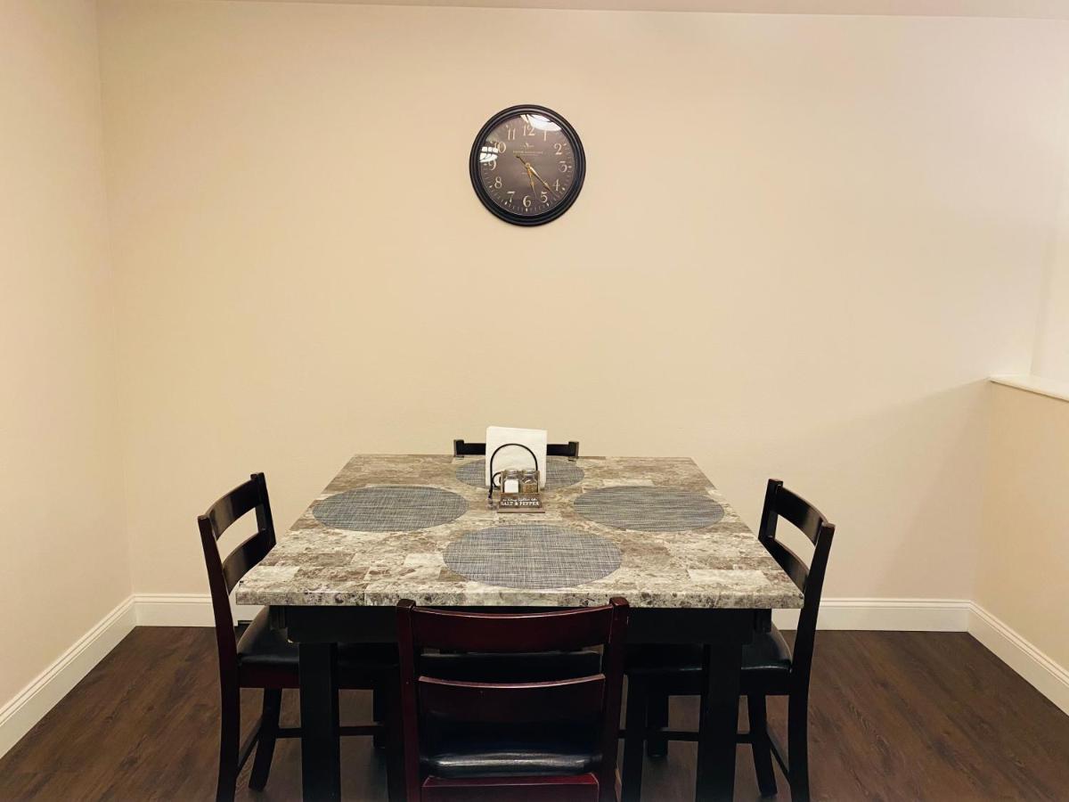 Beautiful 2 Bedroom 1 Bath Apartment With Private Garage أنكوراج المظهر الخارجي الصورة